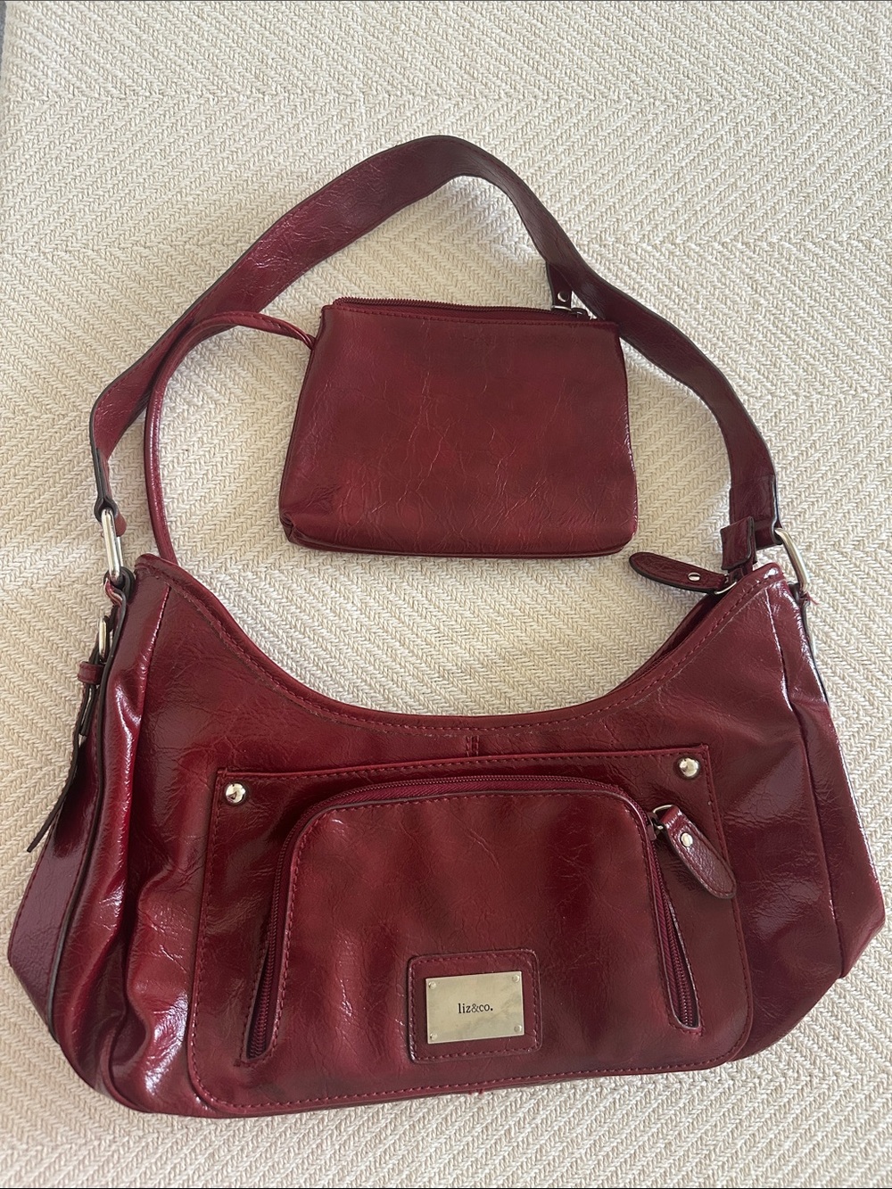 liz & co. red shoulder bag with matching pouch